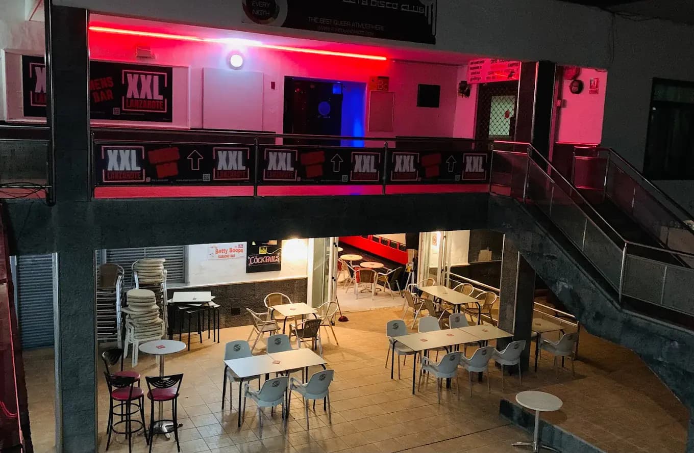 XXL Lanzarote Men's Bar & Guapatini's